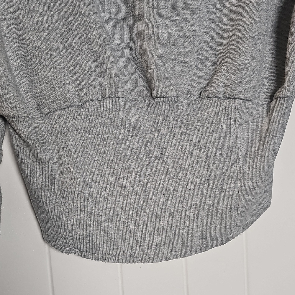 VS M Gray Cropped Sweatshirt - Picture 8 of 13